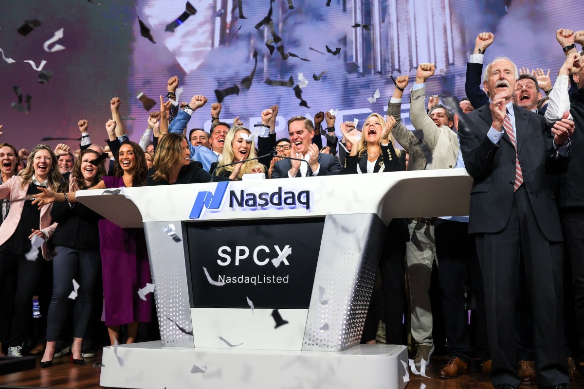 SpaceX IPO'da Yüzde 19 Yükseliş: Dünyanın İlk Trilyoneri Doğuyor!