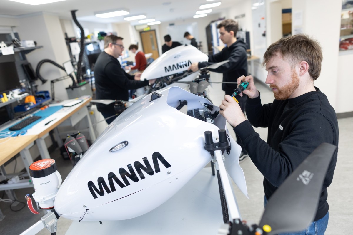 Otonom Drone Teslimatında Devrim: Manna ABD'de 1.000 Kişilik Fabrikasını Açtı