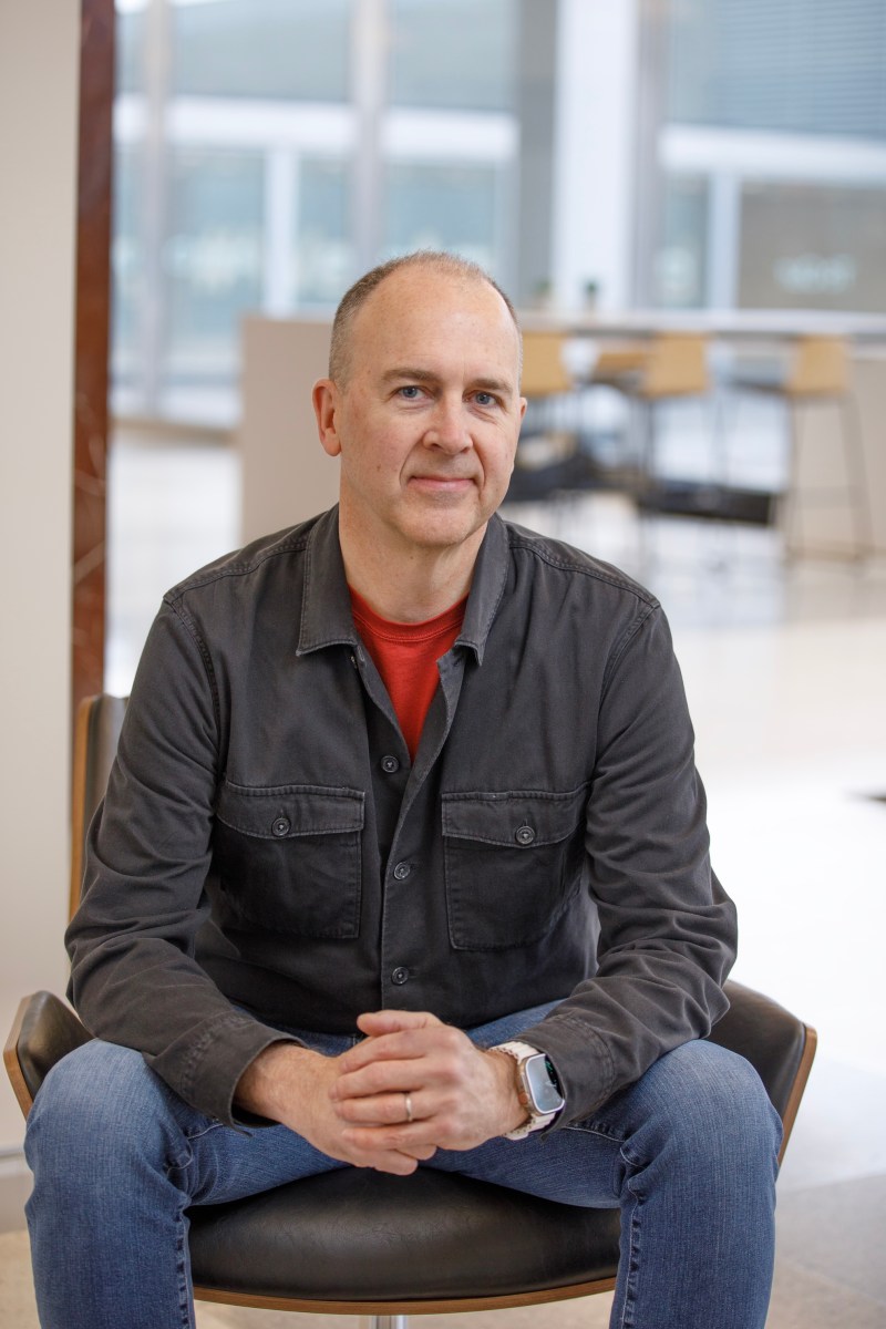 Ford'da Üst Düzey Ayrılık: EV ve Teknoloji Lideri Doug Field Görevini Bırakıyor